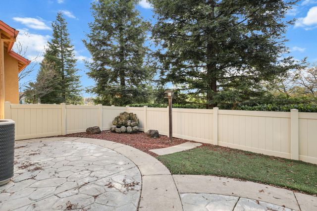 3156 Niklaus Path, Redding, CA 96002