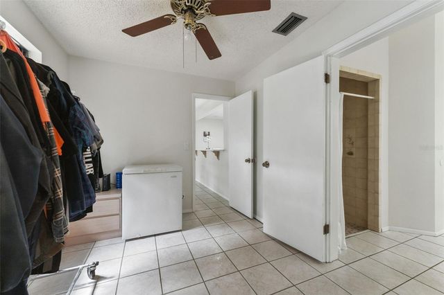 251 AVENUE E, Chuluota, FL 32766