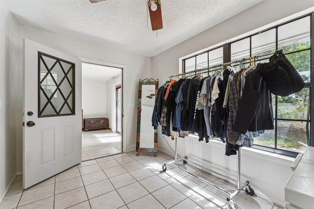 251 AVENUE E, Chuluota, FL 32766
