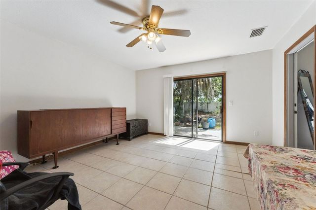 251 AVENUE E, Chuluota, FL 32766