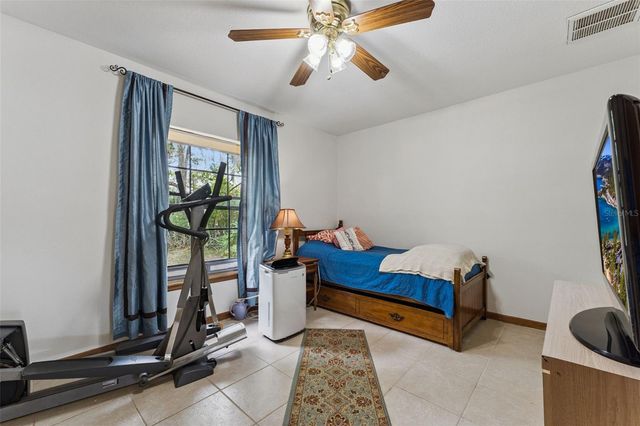 251 AVENUE E, Chuluota, FL 32766