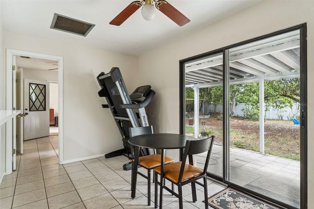 251 AVENUE E, Chuluota, FL 32766