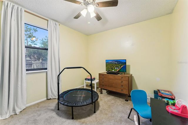 251 AVENUE E, Chuluota, FL 32766