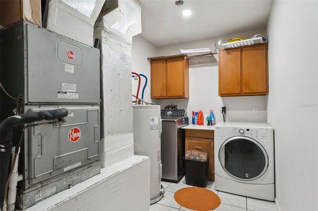 251 AVENUE E, Chuluota, FL 32766