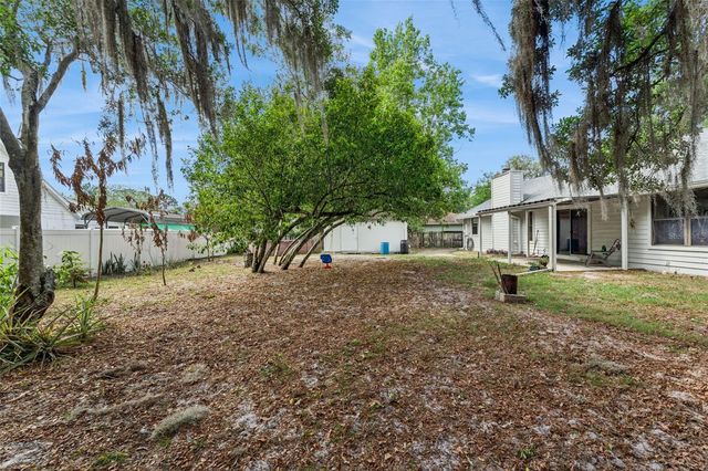 251 AVENUE E, Chuluota, FL 32766