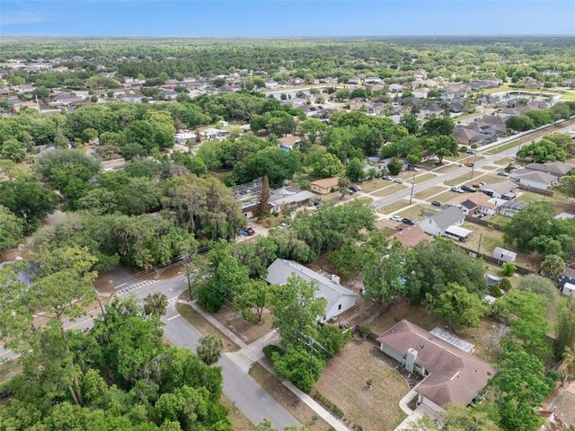 251 AVENUE E, Chuluota, FL 32766