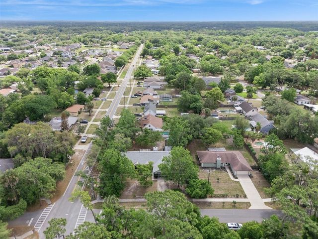 251 AVENUE E, Chuluota, FL 32766