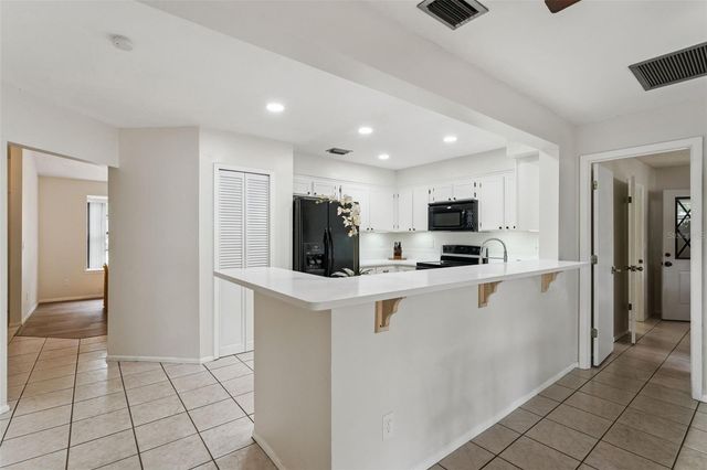 251 AVENUE E, Chuluota, FL 32766