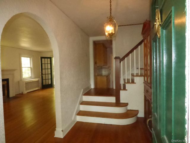 100 Potter Road, Scarsdale, NY 10583