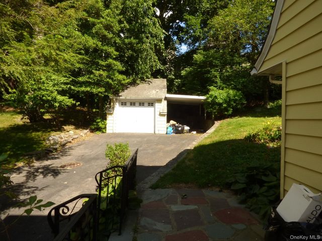 100 Potter Road, Scarsdale, NY 10583