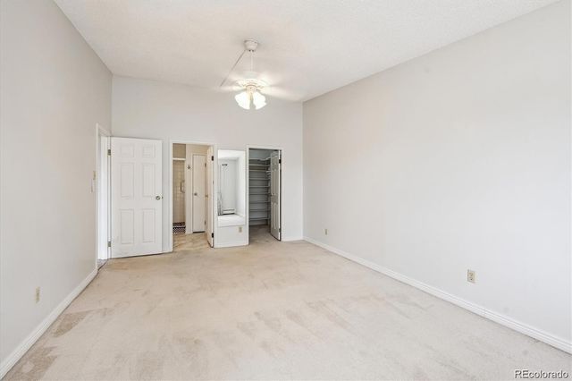 3184 S Heather Gardens Way 403, Aurora, CO 80014