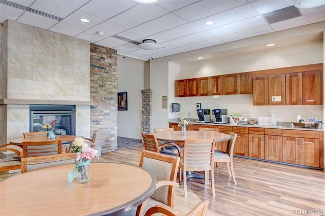 3184 S Heather Gardens Way 403, Aurora, CO 80014