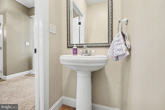 304 E MAIN ST, Annville, PA 17003