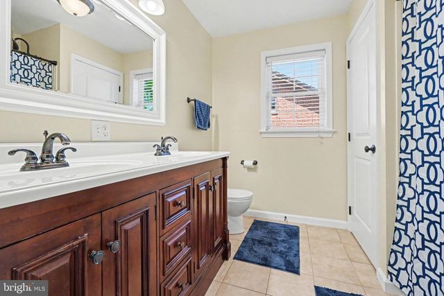 304 E MAIN ST, Annville, PA 17003