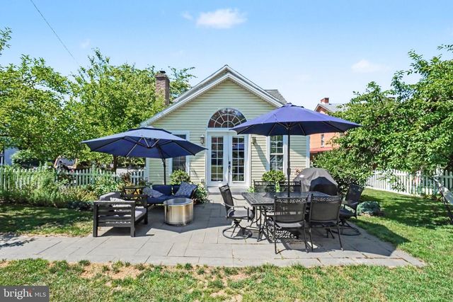 304 E MAIN ST, Annville, PA 17003