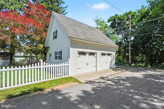 304 E MAIN ST, Annville, PA 17003