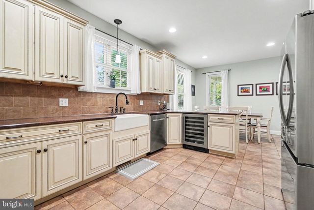 304 E MAIN ST, Annville, PA 17003