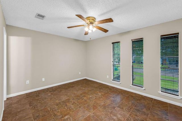 1728 Dolphin Drive, Seabrook, TX 77586