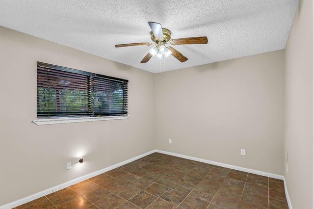 1728 Dolphin Drive, Seabrook, TX 77586