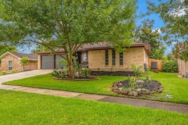 1728 Dolphin Drive, Seabrook, TX 77586
