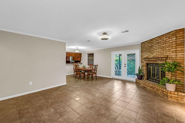 1728 Dolphin Drive, Seabrook, TX 77586