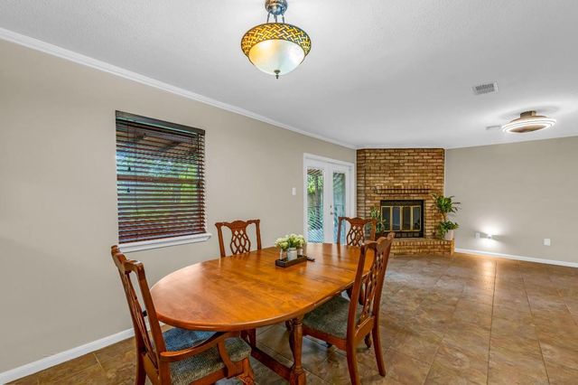 1728 Dolphin Drive, Seabrook, TX 77586