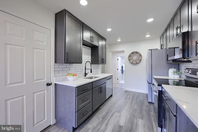 714 PLANE ST, Columbia, PA 17512