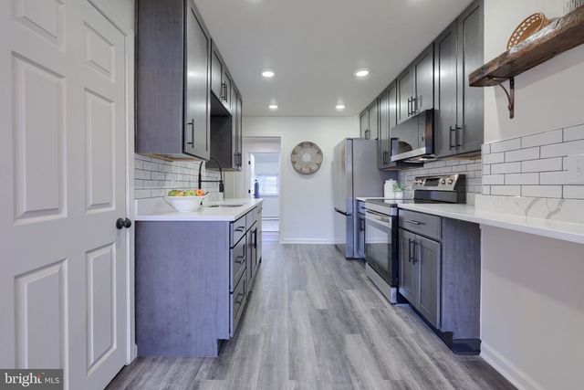 714 PLANE ST, Columbia, PA 17512