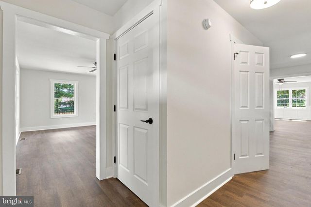 64 PHEASANT HILL RD, Summit Point, WV 25446