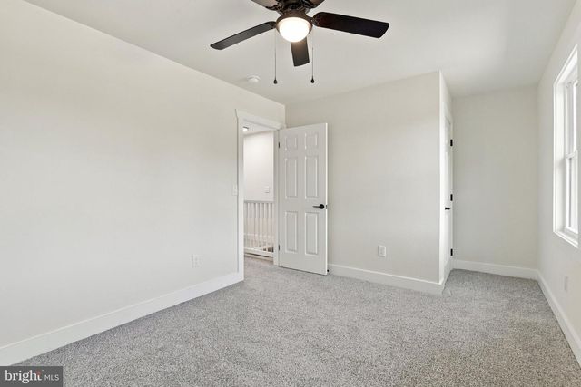 64 PHEASANT HILL RD, Summit Point, WV 25446