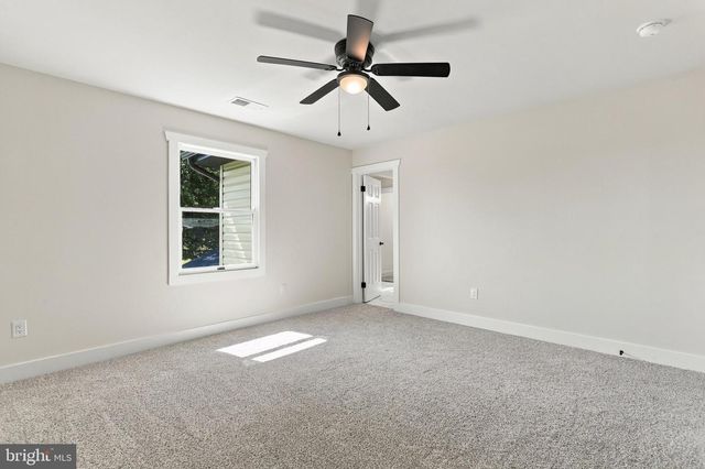 64 PHEASANT HILL RD, Summit Point, WV 25446