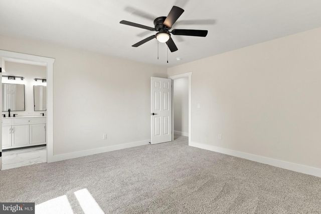 64 PHEASANT HILL RD, Summit Point, WV 25446