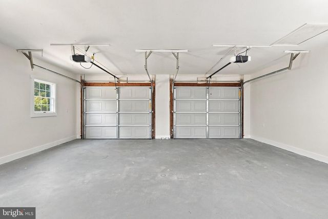 64 PHEASANT HILL RD, Summit Point, WV 25446