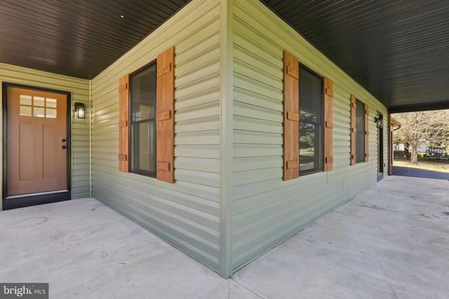 64 PHEASANT HILL RD, Summit Point, WV 25446