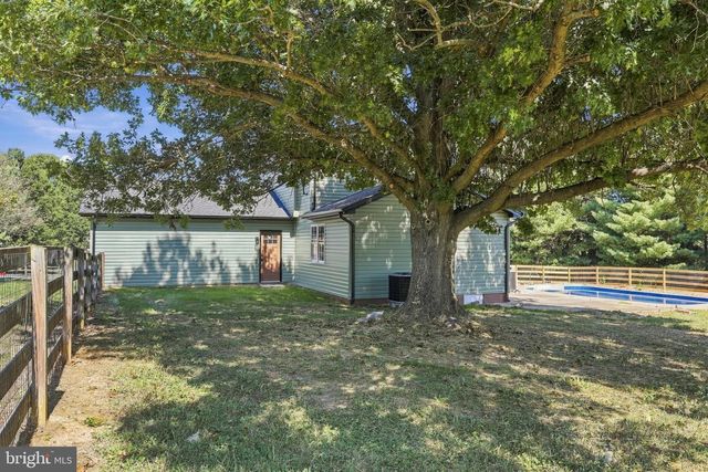 64 PHEASANT HILL RD, Summit Point, WV 25446