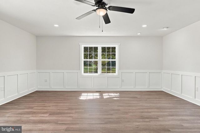 64 PHEASANT HILL RD, Summit Point, WV 25446