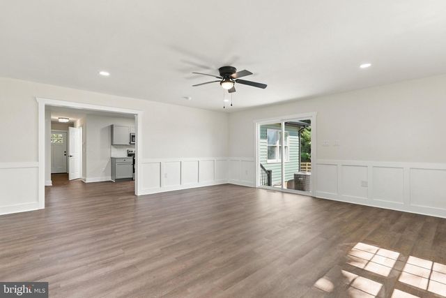 64 PHEASANT HILL RD, Summit Point, WV 25446