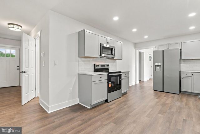 64 PHEASANT HILL RD, Summit Point, WV 25446
