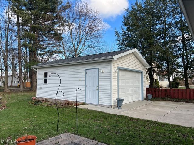 366 Old Main Road, Conneaut, OH 44030