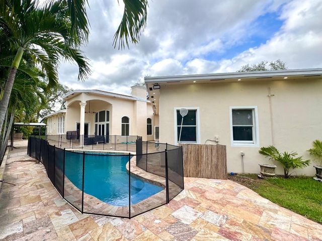 5981 SW 37th Terrace, Fort Lauderdale, FL 33312