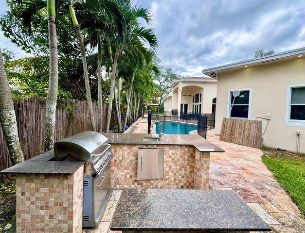 5981 SW 37th Terrace, Fort Lauderdale, FL 33312