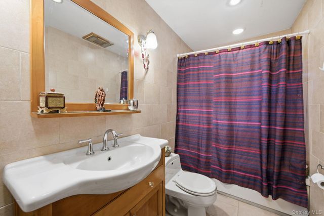 818 Nicolls Road, Deer Park, NY 11729