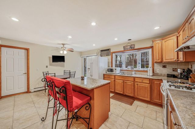 818 Nicolls Road, Deer Park, NY 11729