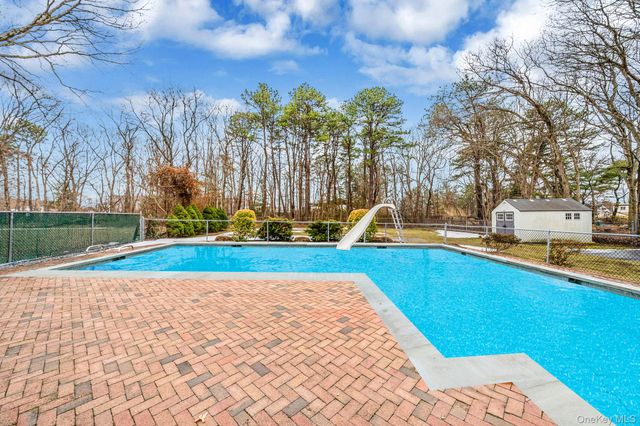 818 Nicolls Road, Deer Park, NY 11729