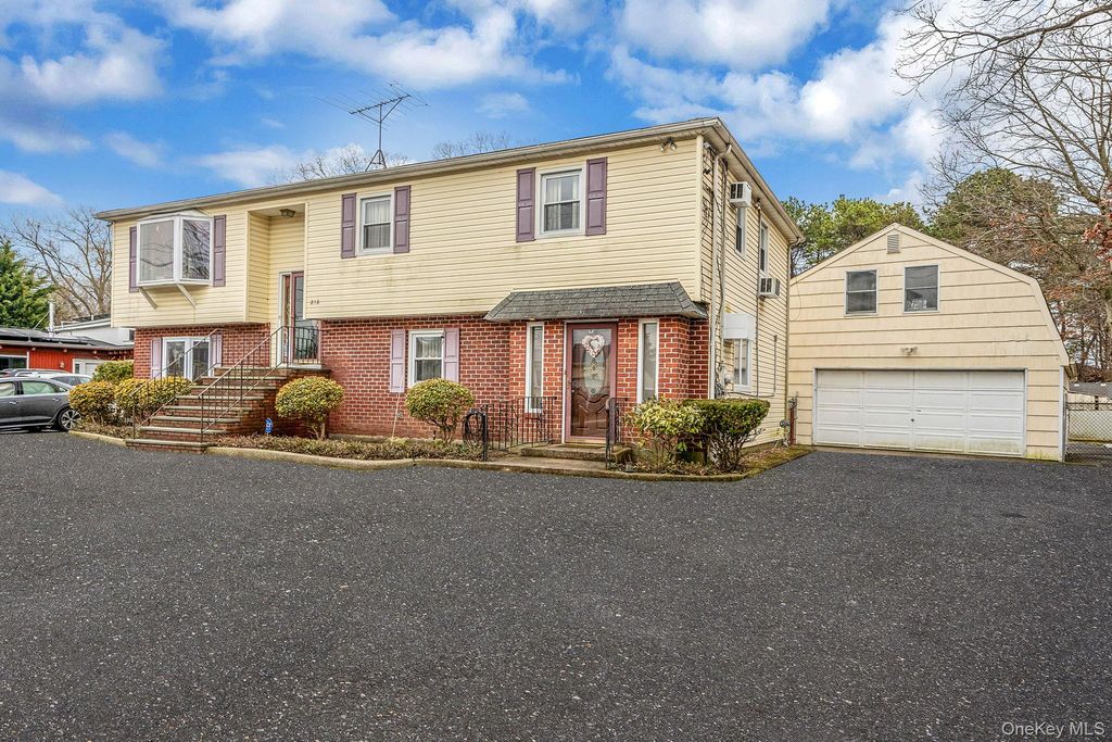 818 Nicolls Road, Deer Park, NY 11729