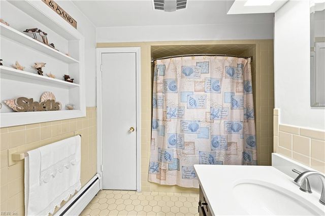 4201 Hermitage RD, Virginia Beach, VA 23455