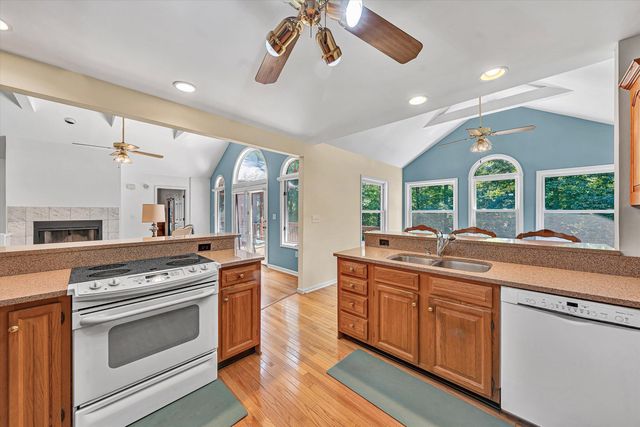 274 Woodbrook RD, Moneta, VA 24121