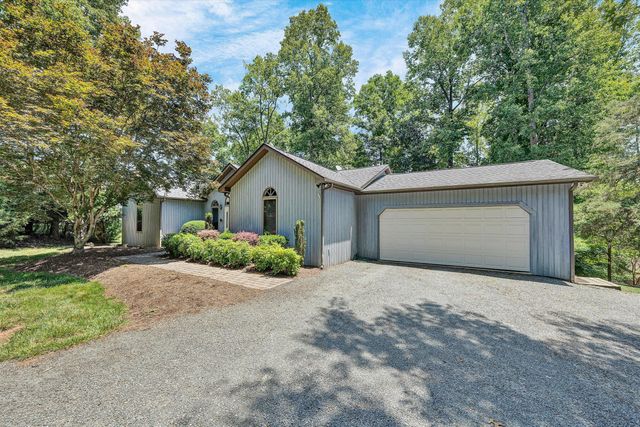 274 Woodbrook RD, Moneta, VA 24121
