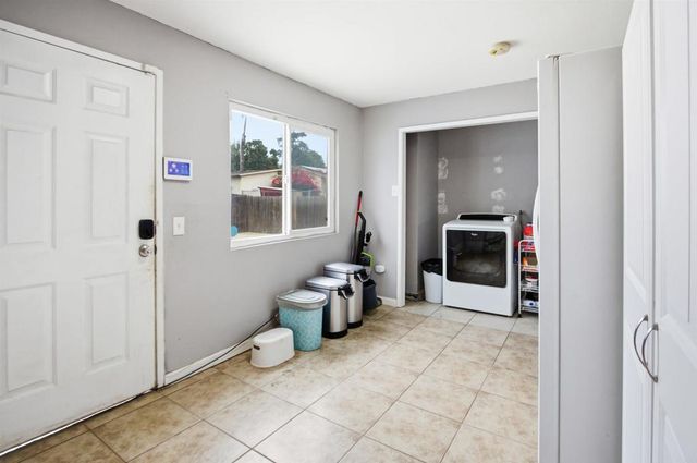 1647 Peerless Drive, El Cajon, CA 92021