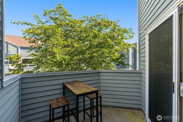 21937 7th Avenue S #213, Des Moines, WA 98198